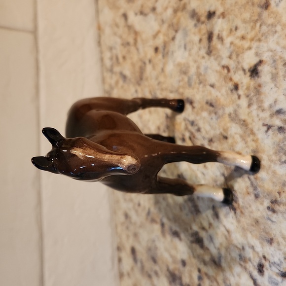Beswick Foal - Picture 2 of 7